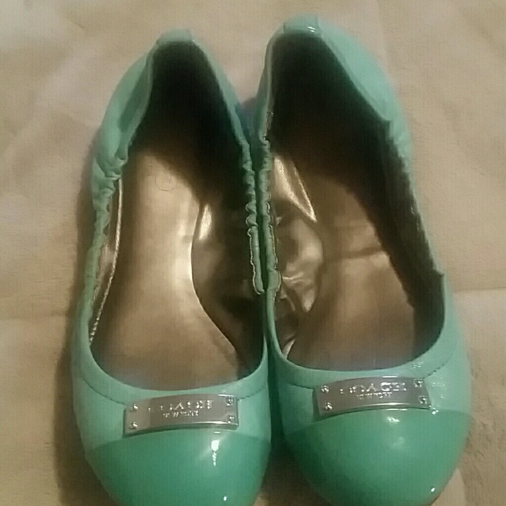 Flat women shoes